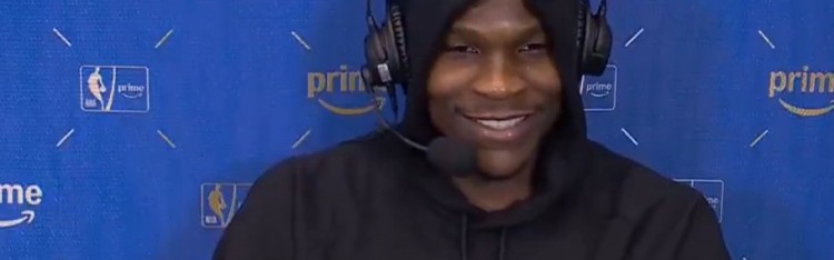 被韦德打趣偷学欧洲步&amp;挂挡拆！华子：你年纪轻轻就夺冠 我得看齐