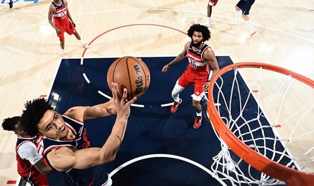 乐鱼在线开户平台-缺乏特点！快船锋线新秀最近一段时间的状态逐渐开始平庸起来了？